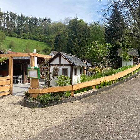 Hotel-Restaurant Theis-Muehle Biersdorf エクステリア 写真