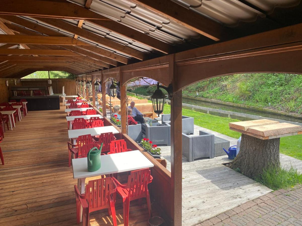 Hotel-Restaurant Theis-Muehle Biersdorf エクステリア 写真